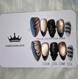 PANGGONGZHÜ Black and Gold/honey Brown Press-On Nails